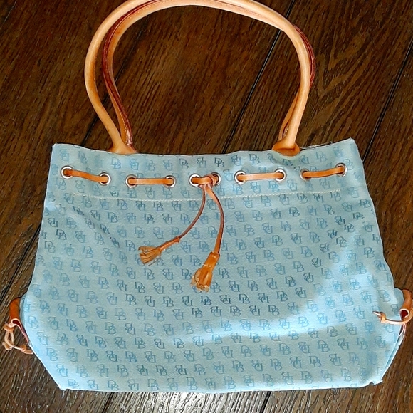 Dooney & Bourke Handbags - Dooney & Bourke Handbag